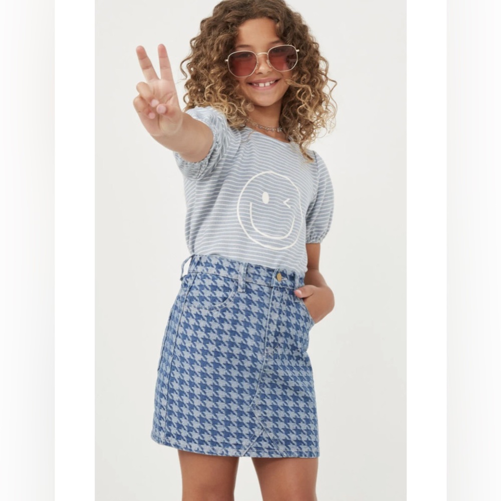 Hayden Girls Puff Sleeve Wink Top & Matching Houndstooth Print Denim Skirt